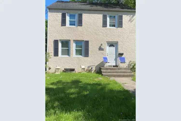 Rent House in New Haven with Ample Space and Great Location