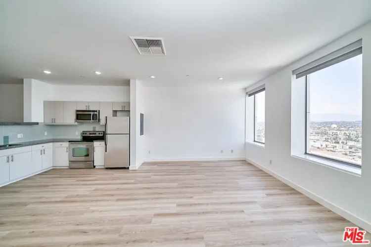 House For Sale in 3810, Wilshire Boulevard, Los Angeles, California