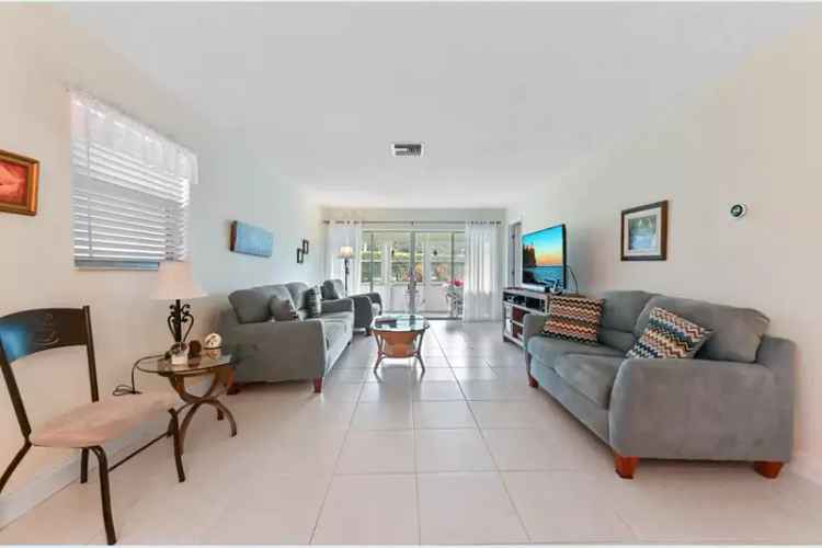 House For Sale in Delray Beach, Florida