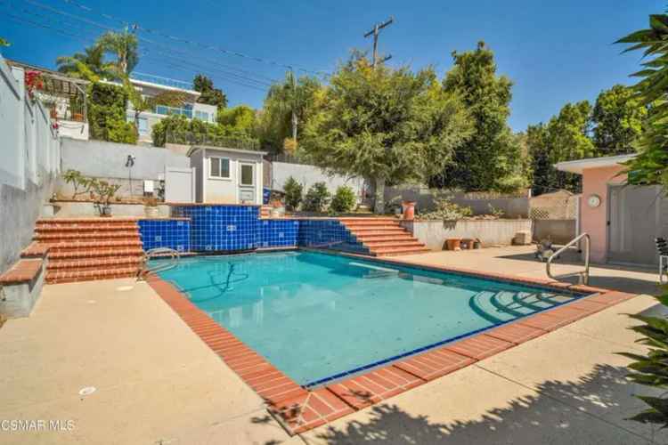 Buy traditional house in Santa Monica with pool and oversized lot