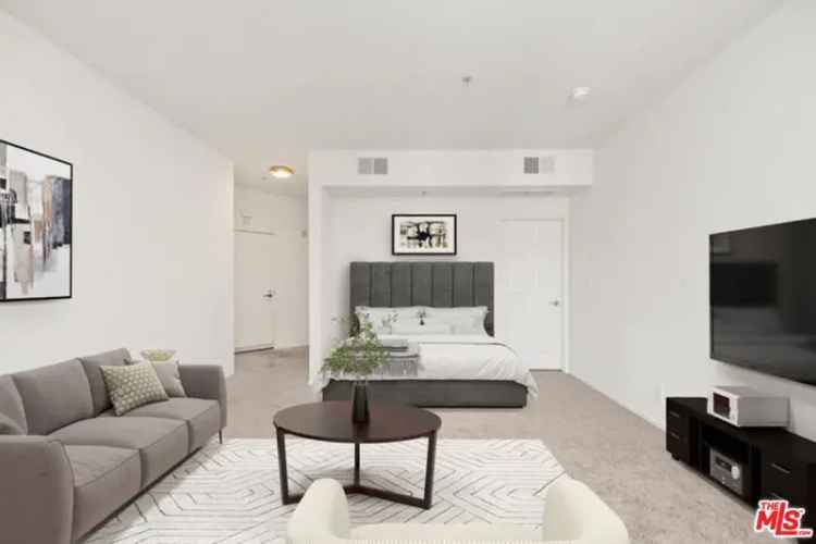 House For Sale in 620, South Gramercy Place, Los Angeles, California