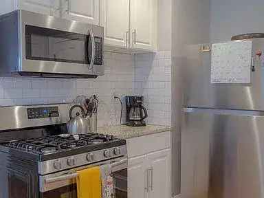 Rent Charming 2 Bed Apartment in Larchmere with Balcony and Garage