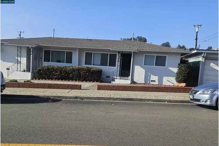 Investment duplex near Stanford Medical and Summit Hospital