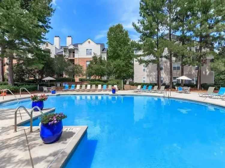 Rent Apartments at Waters Edge in Columbia SC with Scenic Lake Views