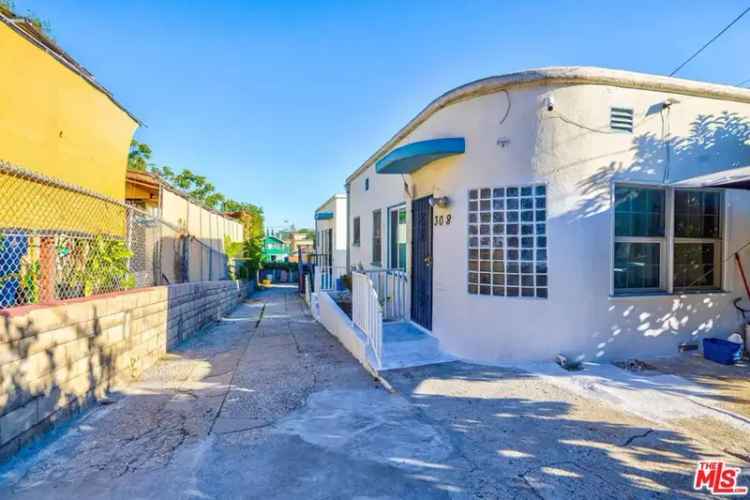 Invest in Duplex in Echo Park with Cash Flow Potential and Renovation Opportunity