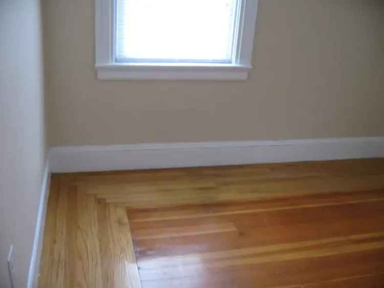 Rent apartment unit with two bedrooms near Brown University and Wickenden St