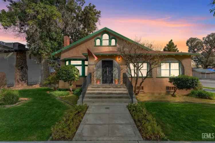 House For Sale in 2104, B Street, Bakersfield, California