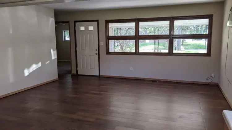 Rent 4 Bedroom Home in Youngstown with Spacious Living Areas