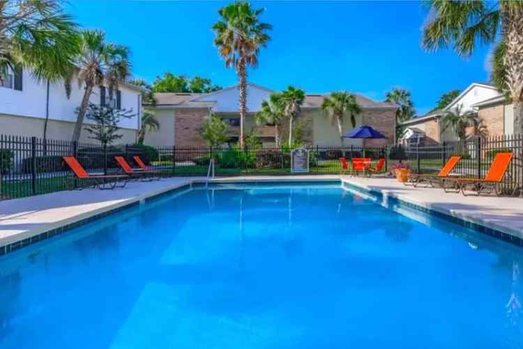 Rent Modern Apartments in Jacksonville with Pool and Gym