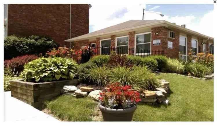 Rent Apartments in Cincinnati with Garden Style and Townhouse Options