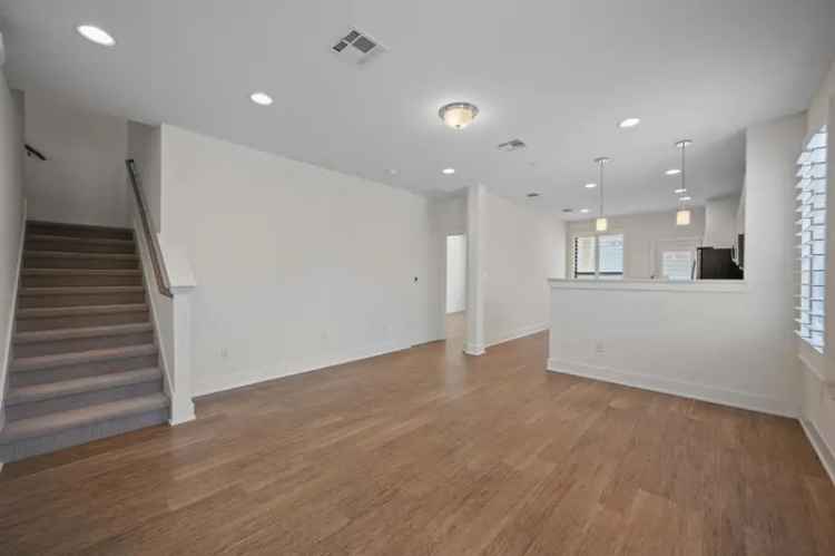 Buy Stunning Condo in Great Neighborhood with Modern Comforts