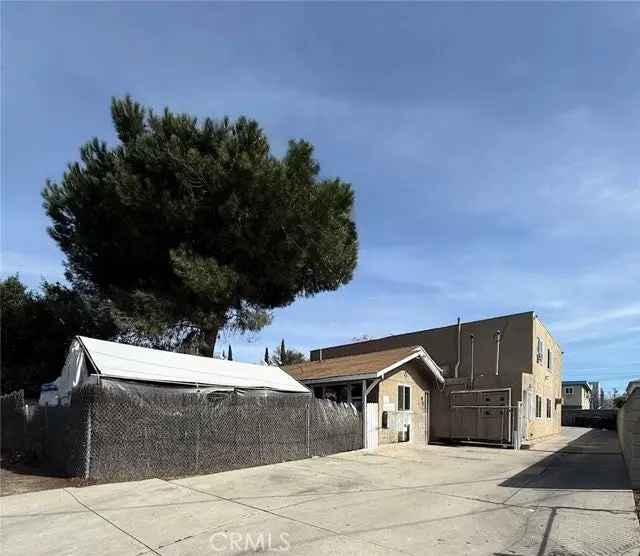 House For Sale in 6924, Gentry Avenue, Los Angeles, California