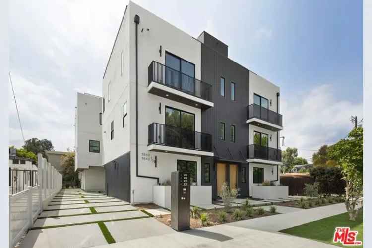 Exclusive Buy of 4 Unit Townhome Complex in Sherman Oaks with Rooftop Views