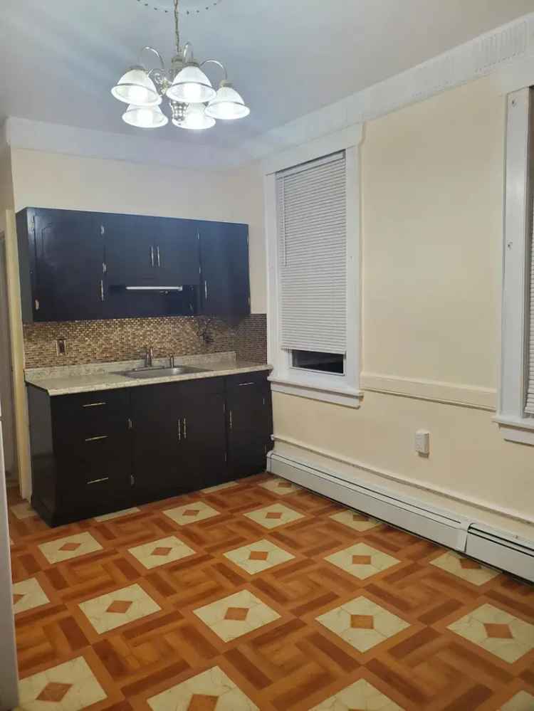 Sunny 2 Bedroom Apartment Unit for Rent in Garfield with New Floors