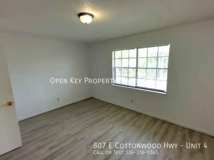 Rent 2 Bedroom Apartment with Section 8 Accepted and New Flooring