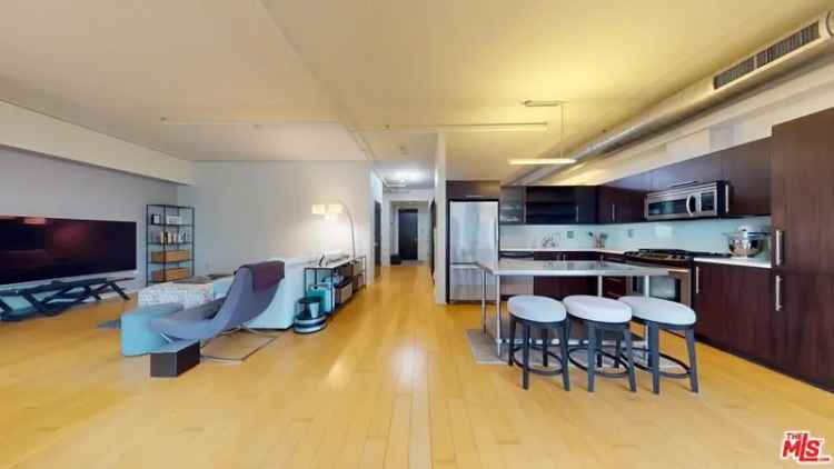 House For Sale in 1100, South Hope Street, Los Angeles, California