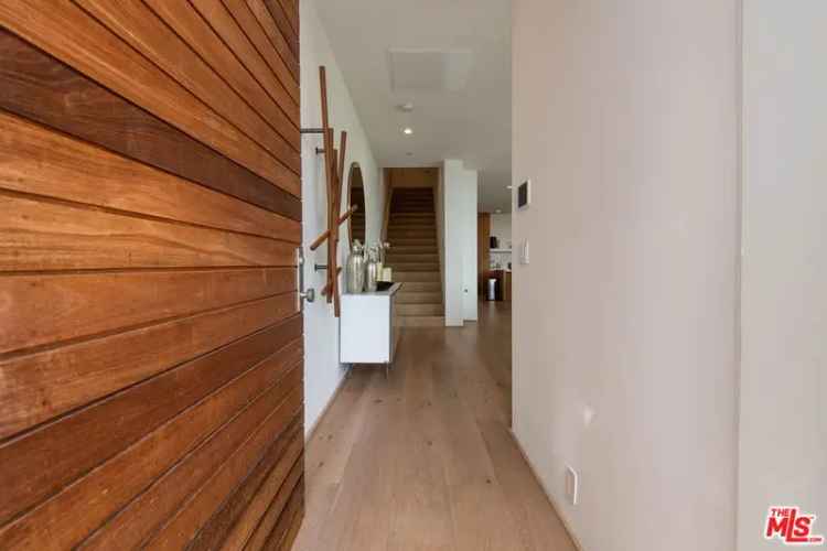 House For Sale in 1330, Monument Street, Los Angeles, California