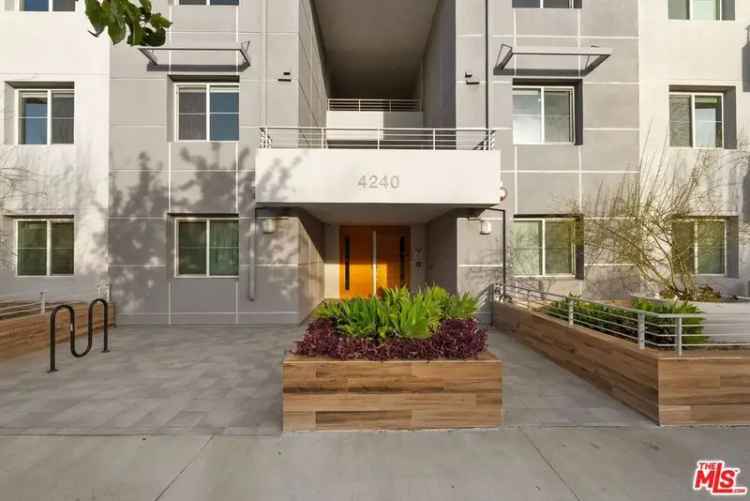 House For Sale in 4240, Laurel Canyon Boulevard, Los Angeles, California