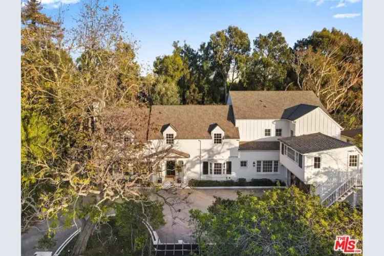 Buy Cape Cod Estate in Brentwood with Luxurious Features and Privacy