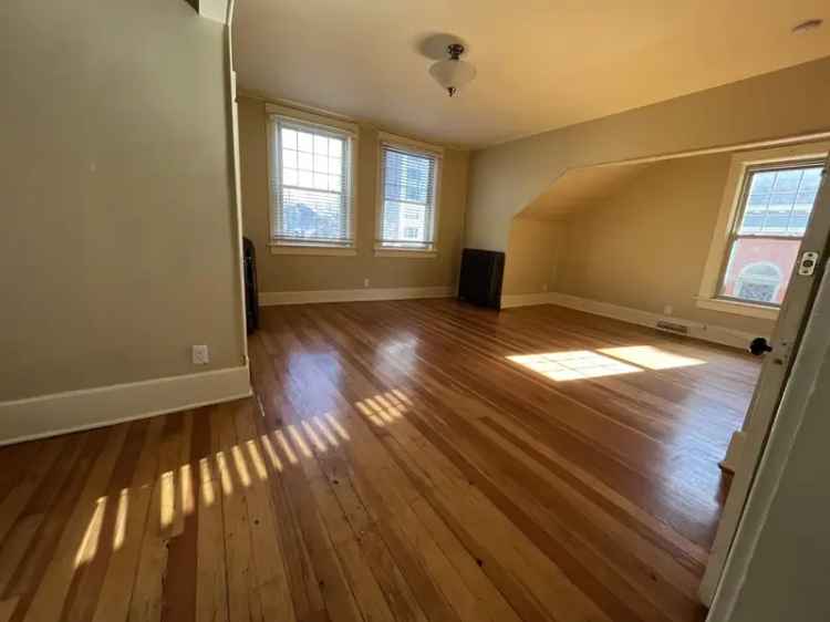 Rent Unique Victorian Apartment in Uptown Denver with Modern Conveniences