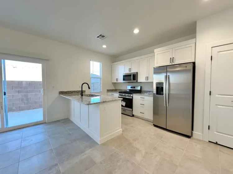 Rent Beautiful Townhouse with Modern Upgrades in St George