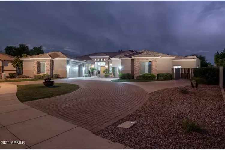 Stunning South Chandler single-level home for sale with Guest House