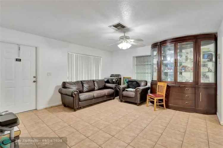 House For Sale in 2302, Southwest 20th Way, Boynton Beach, Florida