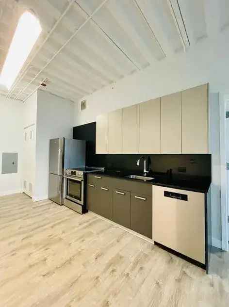 Rent Spacious Modern Apartments in Edgewater with Luxurious Amenities