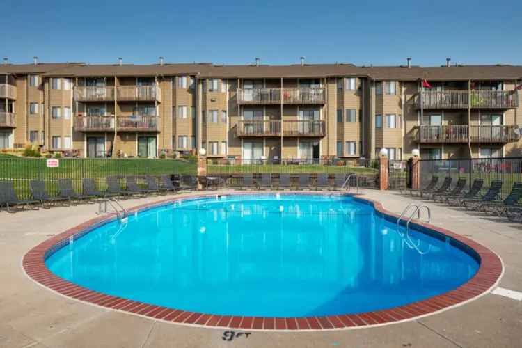 Rent Apartments at Willow Park by Broadmoor near Johnny Goodman Golf Course