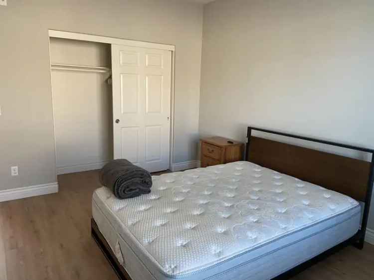 Rent Townhouse in Santa Fe Springs with Spacious Layout and Amenities