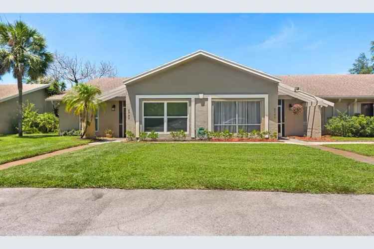 Rent spacious waterfront villa in Delray Beach with lake views and amenities