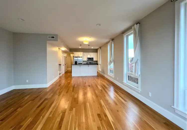 Rent Luxury Apartment with 2 Bedrooms and 2 Baths near Inman Square