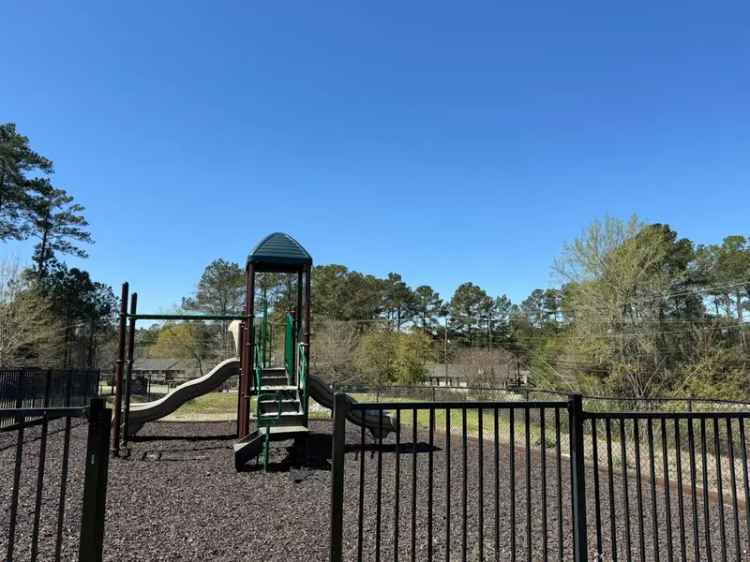 Rent Affordable Apartments in Columbia SC with Playground and Business Center