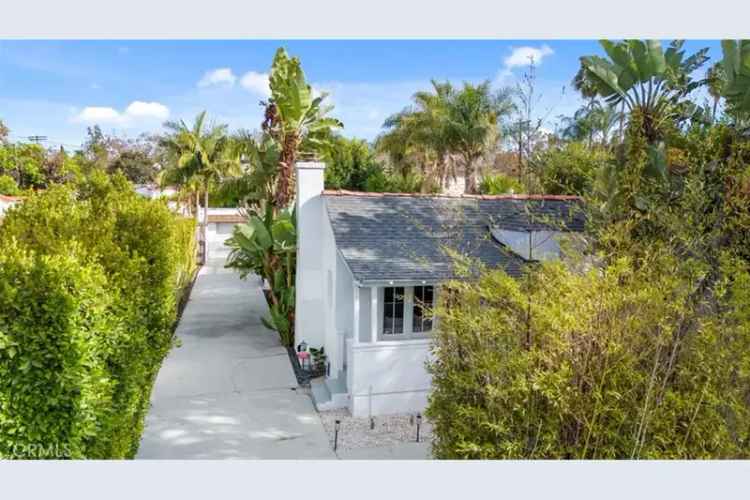 Buy house in Los Angeles with pool and vintage charm