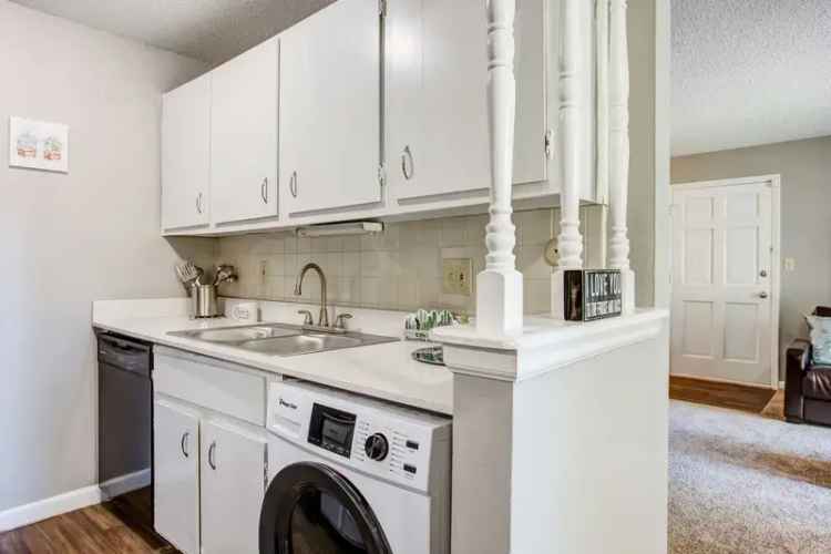 Rent Apartments in Lenexa Crossing for a Convenient Lifestyle