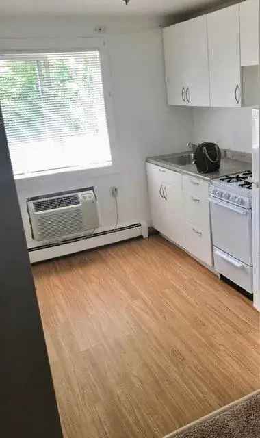 Rent Cozy Apartments in Pawtucket with Scenic Path and Amenities