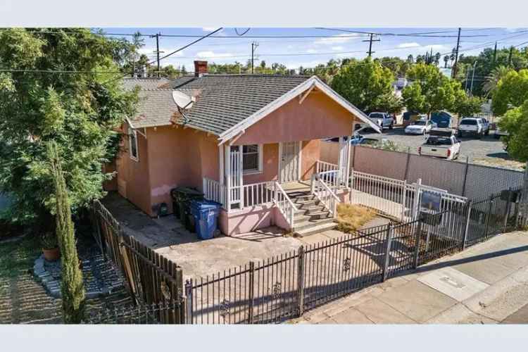 Buy Bungalow with Separate Unit in Thriving Community