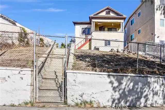 House For Sale in 1523, Pleasant Avenue, Los Angeles, California