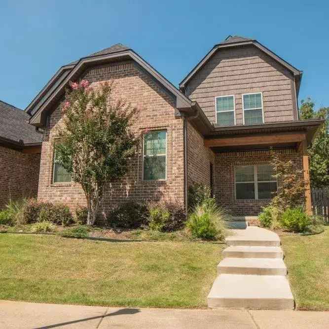 Rent Townhomes in West Little Rock with Lavish Amenities