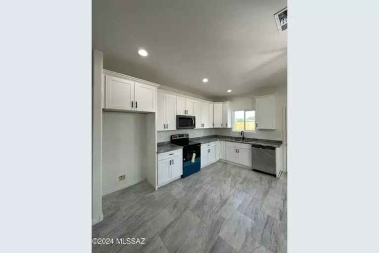 Buy Duplex in Tucson with New Construction and Great Investment Potential