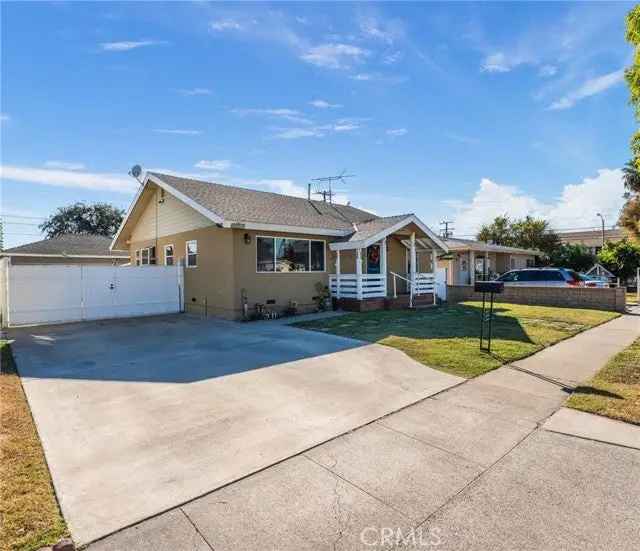 House For Sale in 2212, West Porter Avenue, Fullerton, California