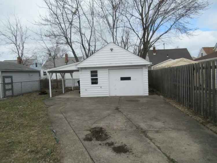 Rent Large 3 Bed 2 Bath Home in Wickliffe with Modern Updates