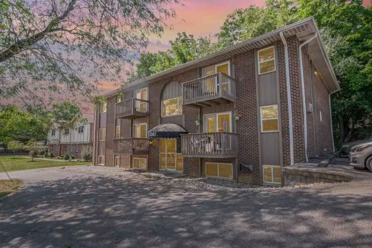 Rent Apartment Unit 2 in Prime Location Behind Highlands High School