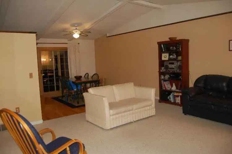 Furnished Home for Rent Near UIHC and Horn Elementary