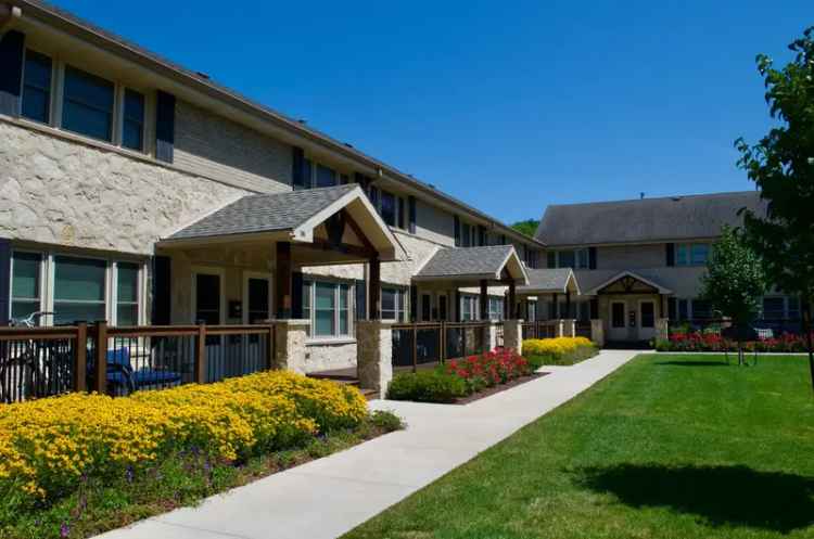 Rent Apartments in Whitefish Bay with Townhomes and Great Amenities