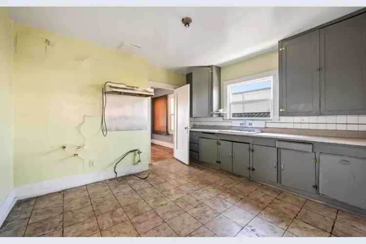 House For Sale in 3127, 20th Avenue, Sacramento, California