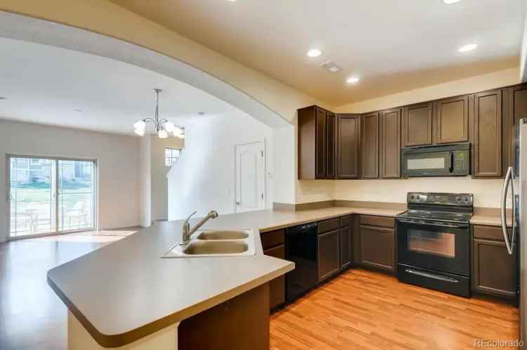 Rent Townhouse in River Valley Village Community with Dual Master Suites