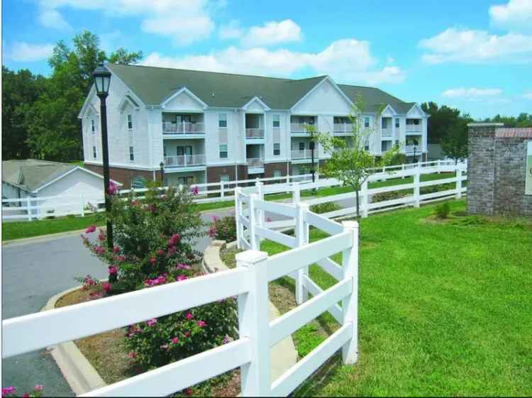 Rent Luxury Apartments in Golf Brook Near Elizabethtown and Fort Knox