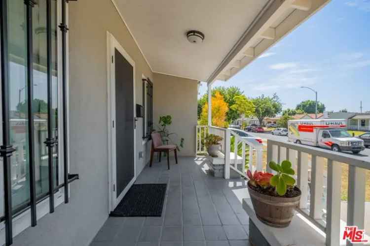 House For Sale in 3745, West 58th Place, Los Angeles, California