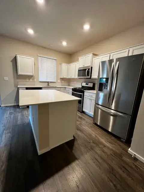 Rent Townhouse in Cornelius with 3 Bedrooms and Low-Maintenance Features